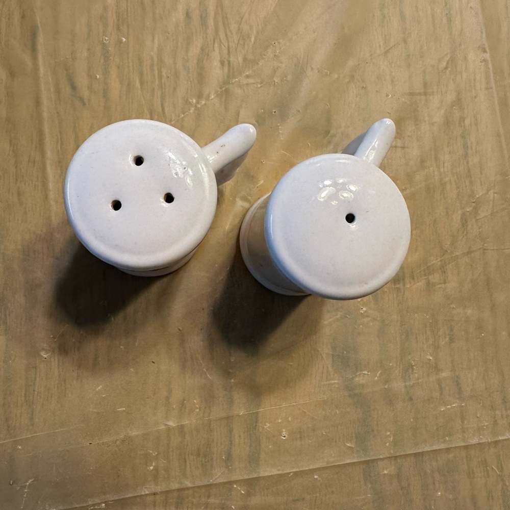 White Salt Pepper Set - Picture 4 of 4